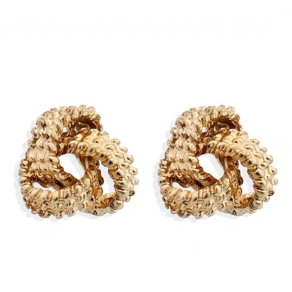 ❣️$25/3❣️Vintage Look Stud Earrings
